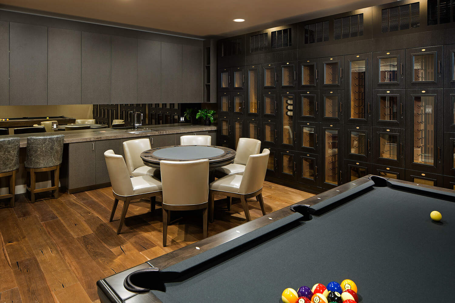 COMMUNITY AMENITIES | WINE ROOM