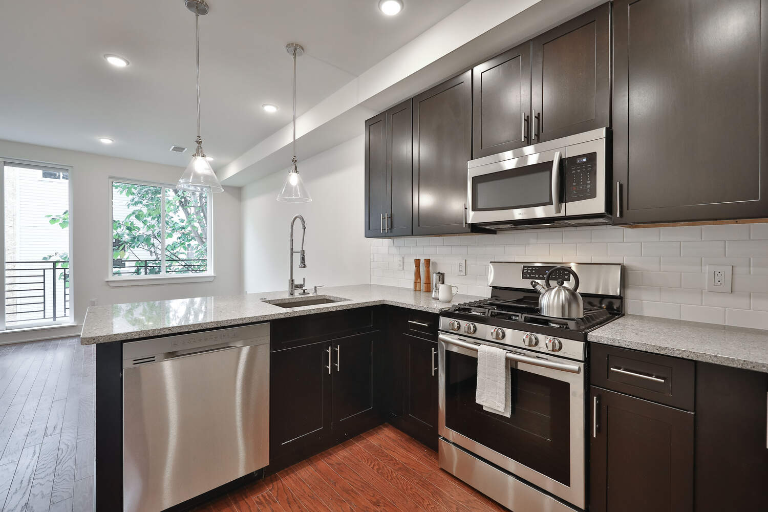 Federal Square New Construction in Point Breeze!